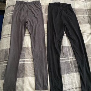 4/$17  2 pair Maternity leggings
